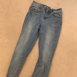 Mid rise blue jeans size 7